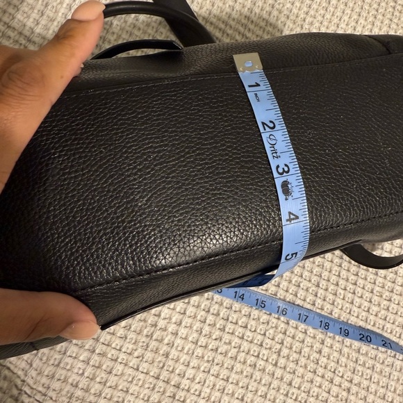 Michael Korks Carine Medium Pebbled
Leather Satchel - Picture 14 of 16